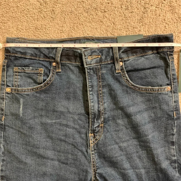 Wild Fable Dark Wash Distressed Straight Leg Denim Jeans size 8 - Picture 3 of 6